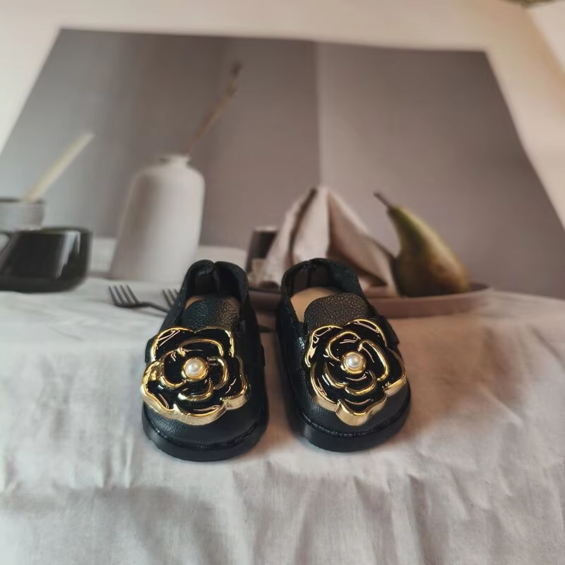 As a Bonus, Complete with a 17cm Labubu Fashion Camellia Leather Shoes, Beautiful Mini Diamond Bag, Fragrant Style Set and Doll Accessories - Image 5