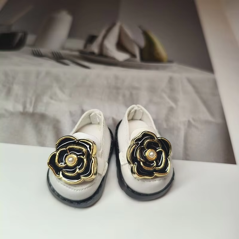 As a Bonus, Complete with a 17cm Labubu Fashion Camellia Leather Shoes, Beautiful Mini Diamond Bag, Fragrant Style Set and Doll Accessories - Image 4