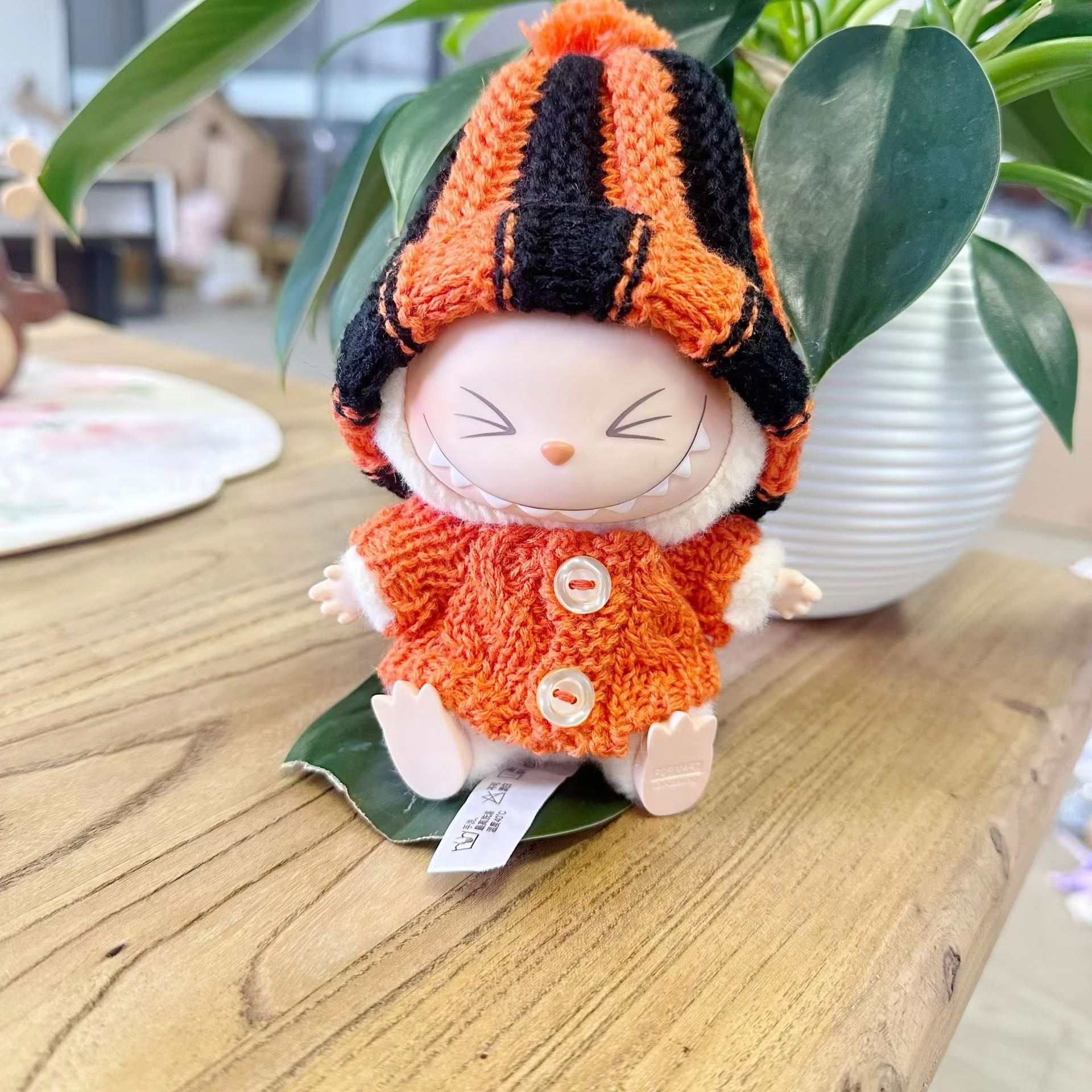 Gifts for Christmas and New Year’s: 17cm Labubu I II Idol Dolls, Outfit, Plush Korean Kpop Sweater Hat Dolls