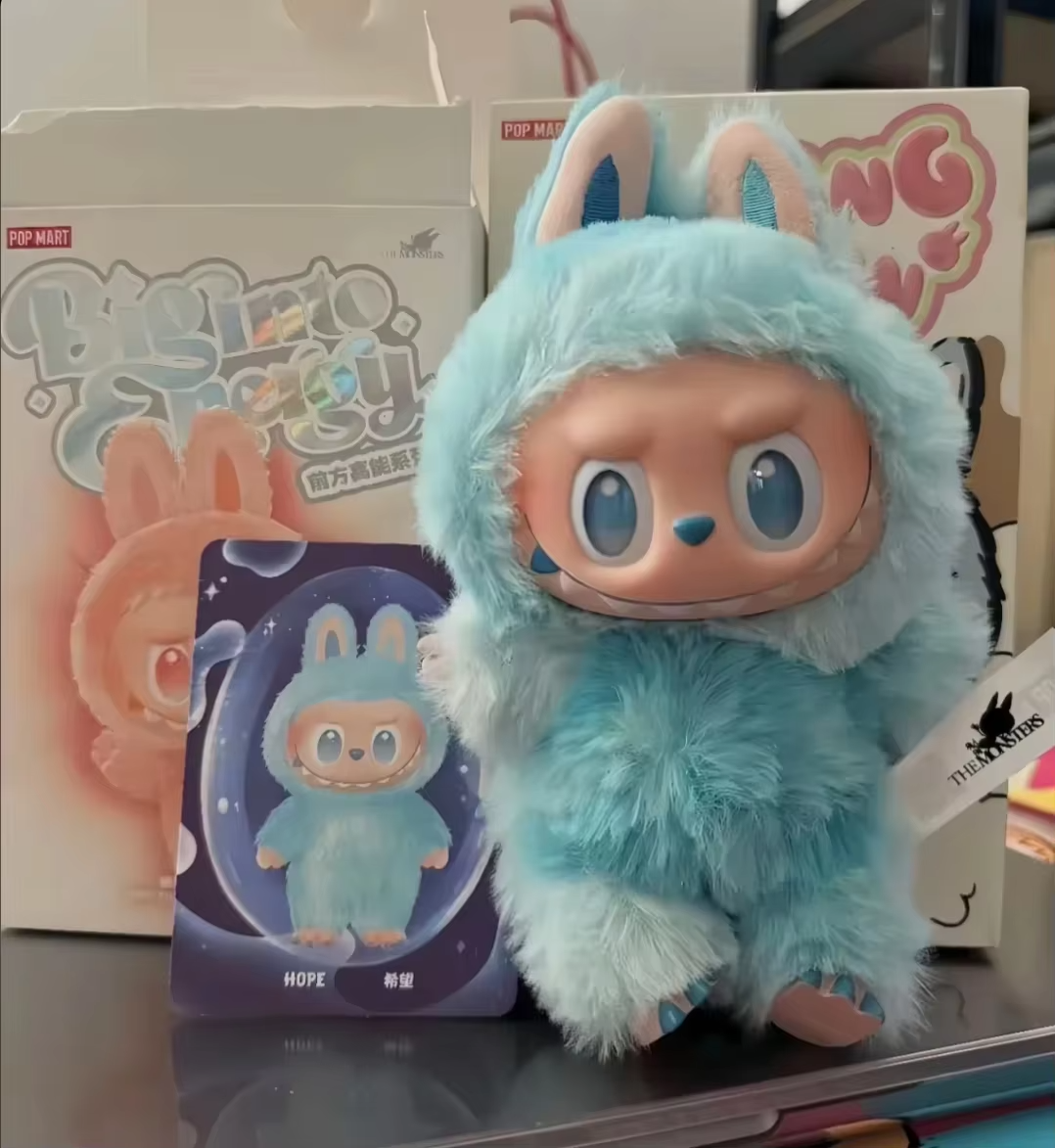The Monsters Vinyl Face Doll Heart-Moving Birthday Present: A Labubu blind box doll figure gift comes authentically packed in the real Labubu Macaron 3.0 - Image 3