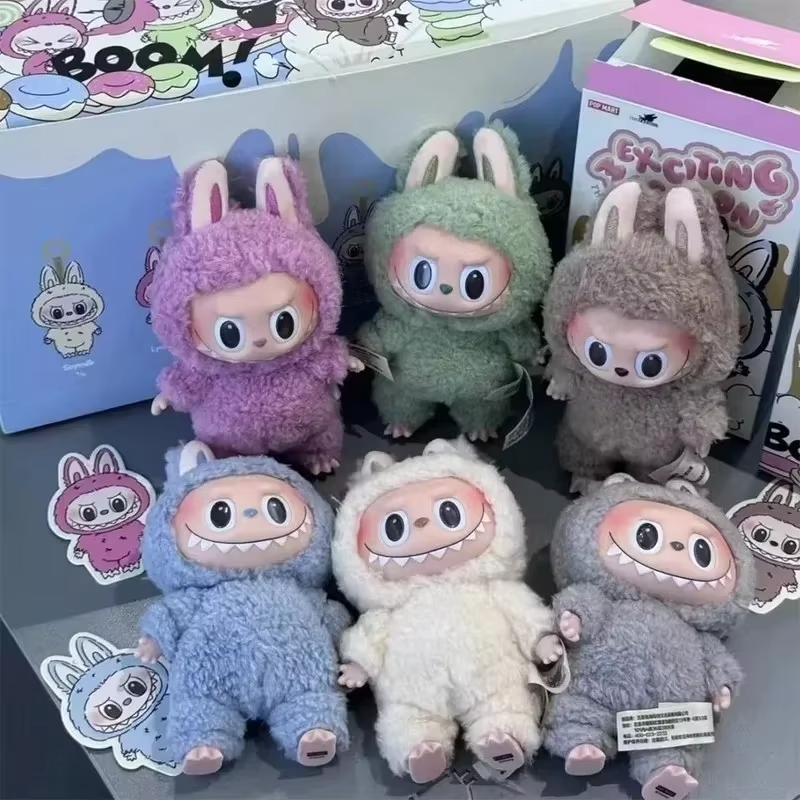 This Pop Mart drop packs a surprise! 17cm Labu plush doll tucked in a cute blind box dances straight from the Heartbeat Macaron lineup