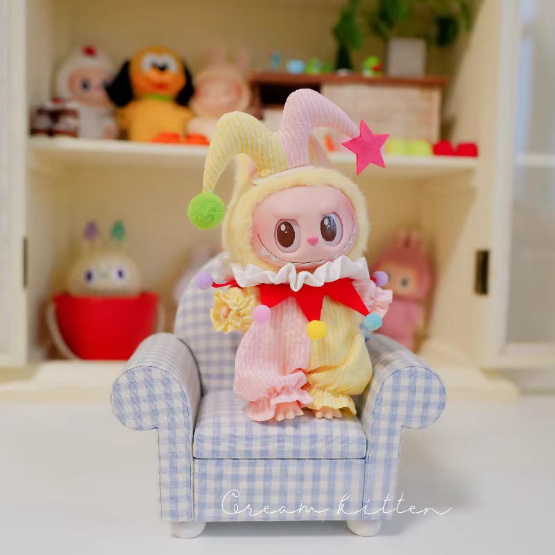 Pretty as a ticket stub from a carnival dream, the Cream Cat Doll Outfit revs up any Labubu, turning playtime into an instant Ringmaster moment