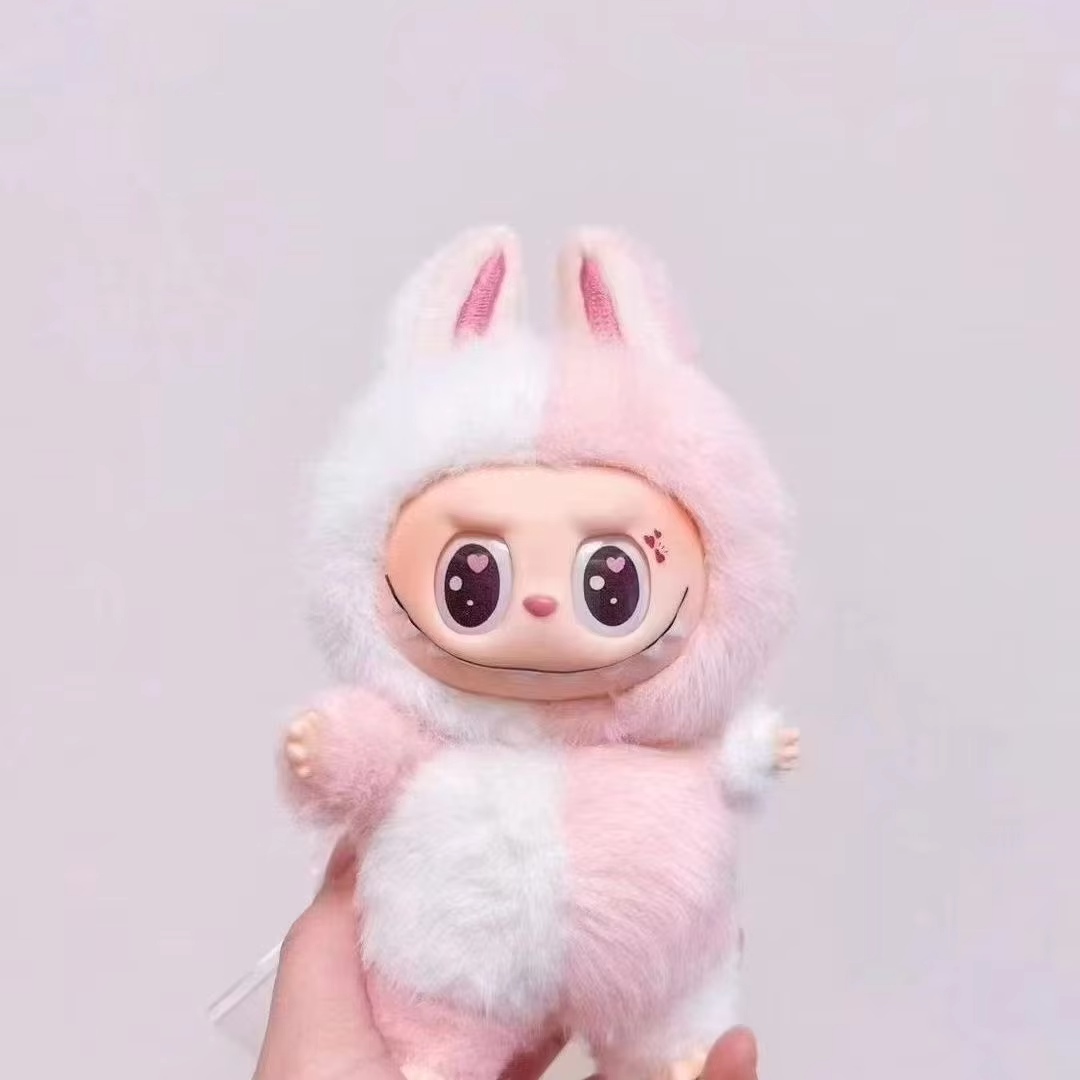 Introducing the gorgeous 2025 Heartbeat Macaron Labubu, now draped in a dreamy cream-to-peach-pink gradient that whispers cozy warmth