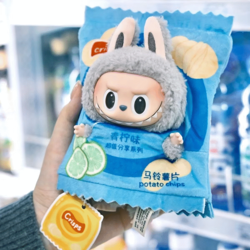 Don’t miss the Labubu Cartoon Delight, a 17 cm plush in the must-have configuration: Potato Chip Packaging, fully accessorized and ready for its close-up - Image 4