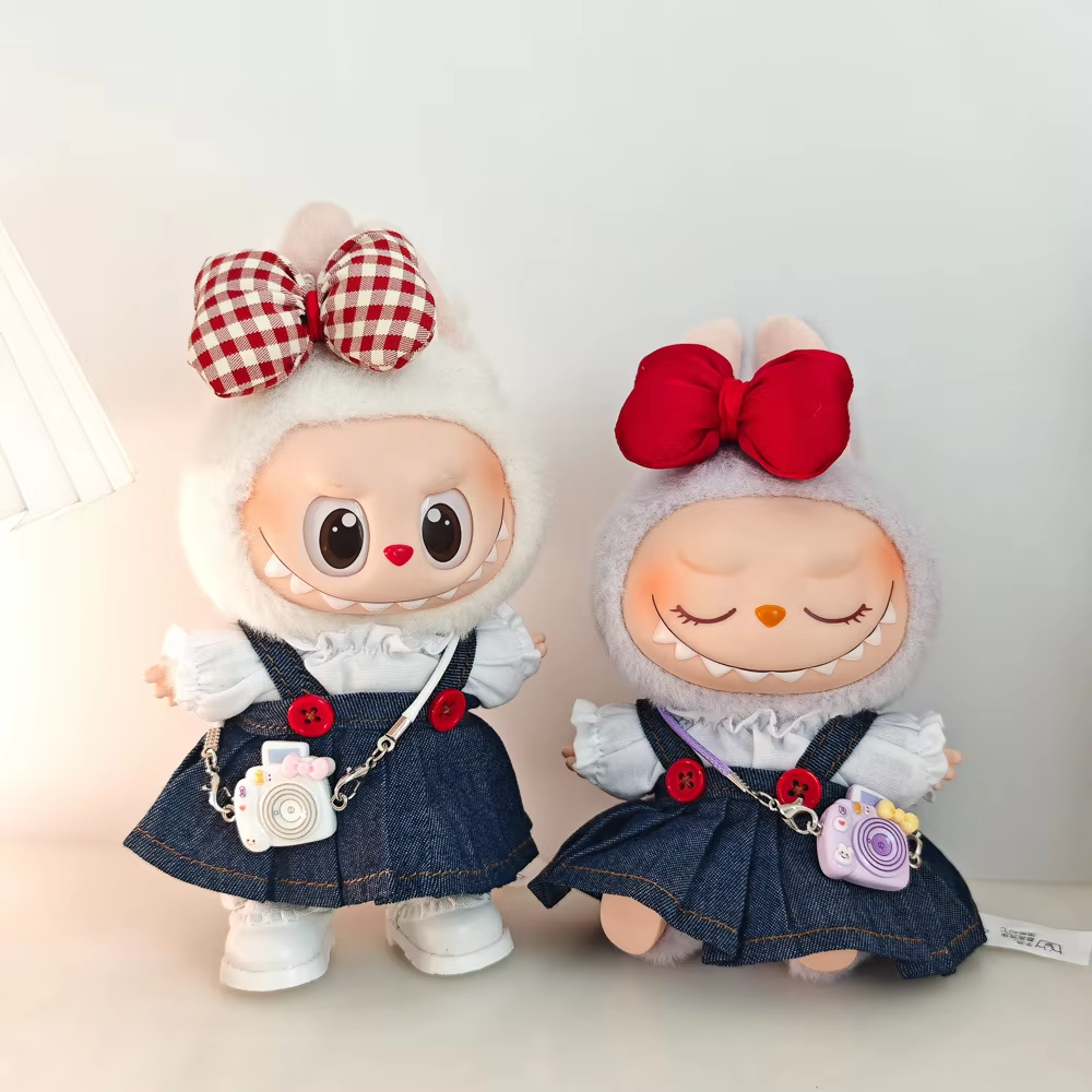 Enhance your Labubu collection with this delightful 15-17cm denim strap skirt. Its universal fit makes it a stylish addition to the doll's collection as well as elegant and luxurious ensembles