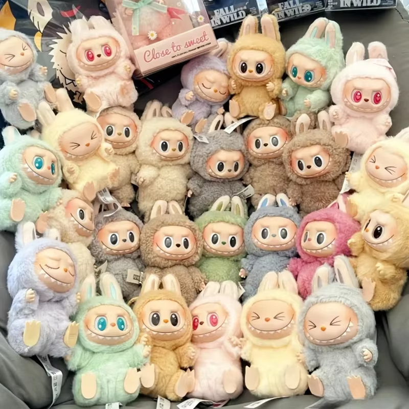Here is a Mystery Box collection for girls featuring a toy model from Trendy Play called the Heartbeat Macaron Face Series by Alice Tienda’s Labubu collection