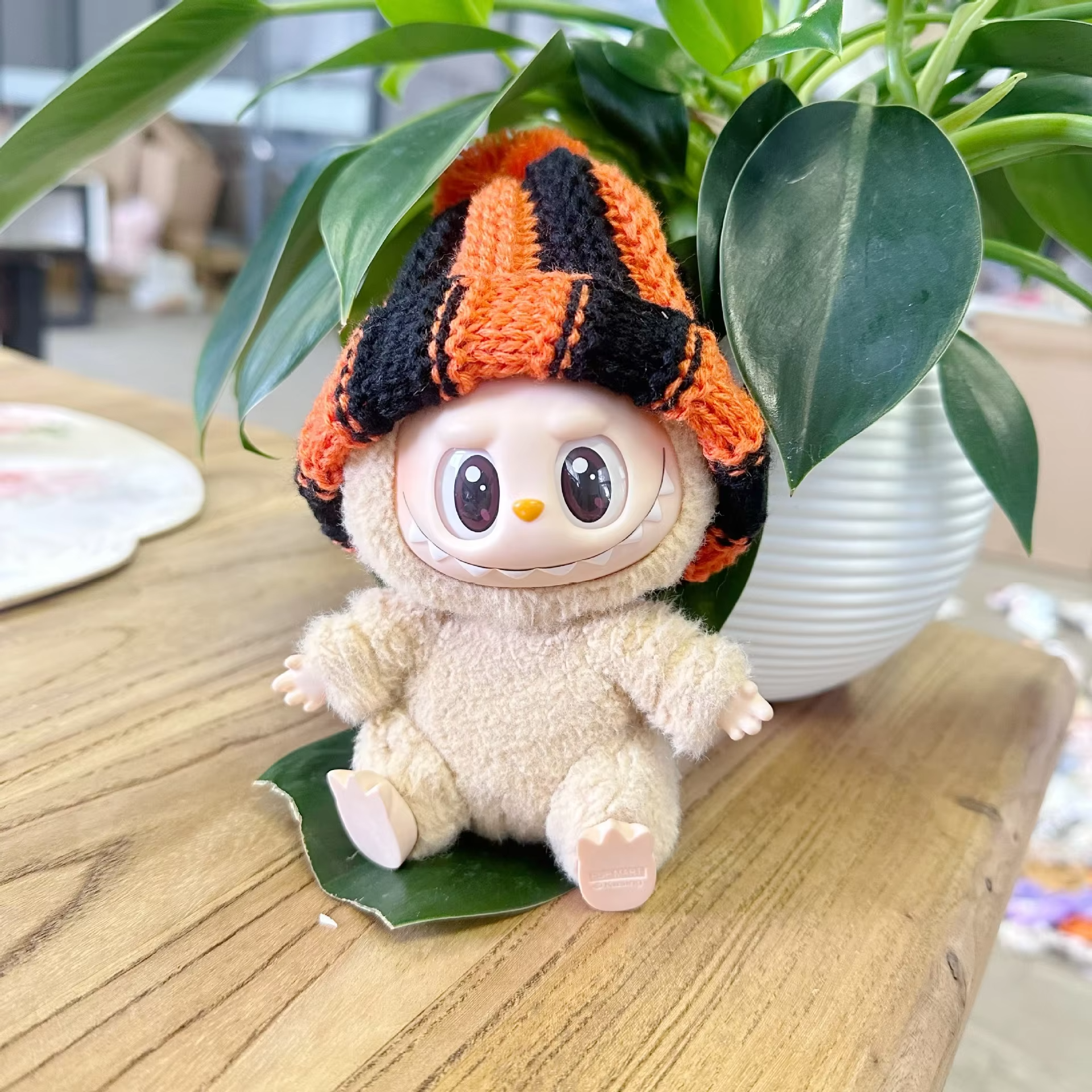 The Sweater Hat Set for your 17cm Labubu Idol Doll is the cutest, koziest gift you’ll find this Christmas and New Year - Image 3