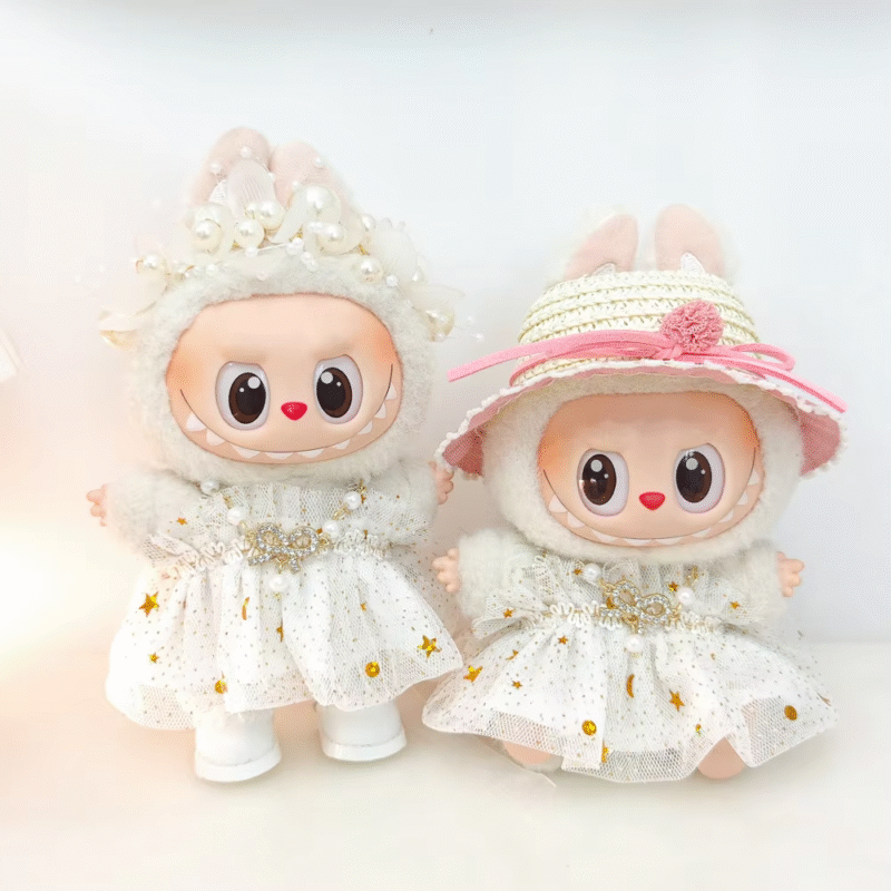 Outfit your favorite 15 to 17 cm plush doll in enchanting style with this Mini Plush Doll Princess ensemble: gauze gown
